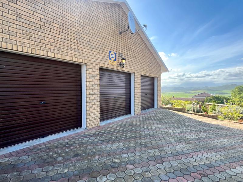 3 Bedroom Property for Sale in Fraaiuitsig Western Cape